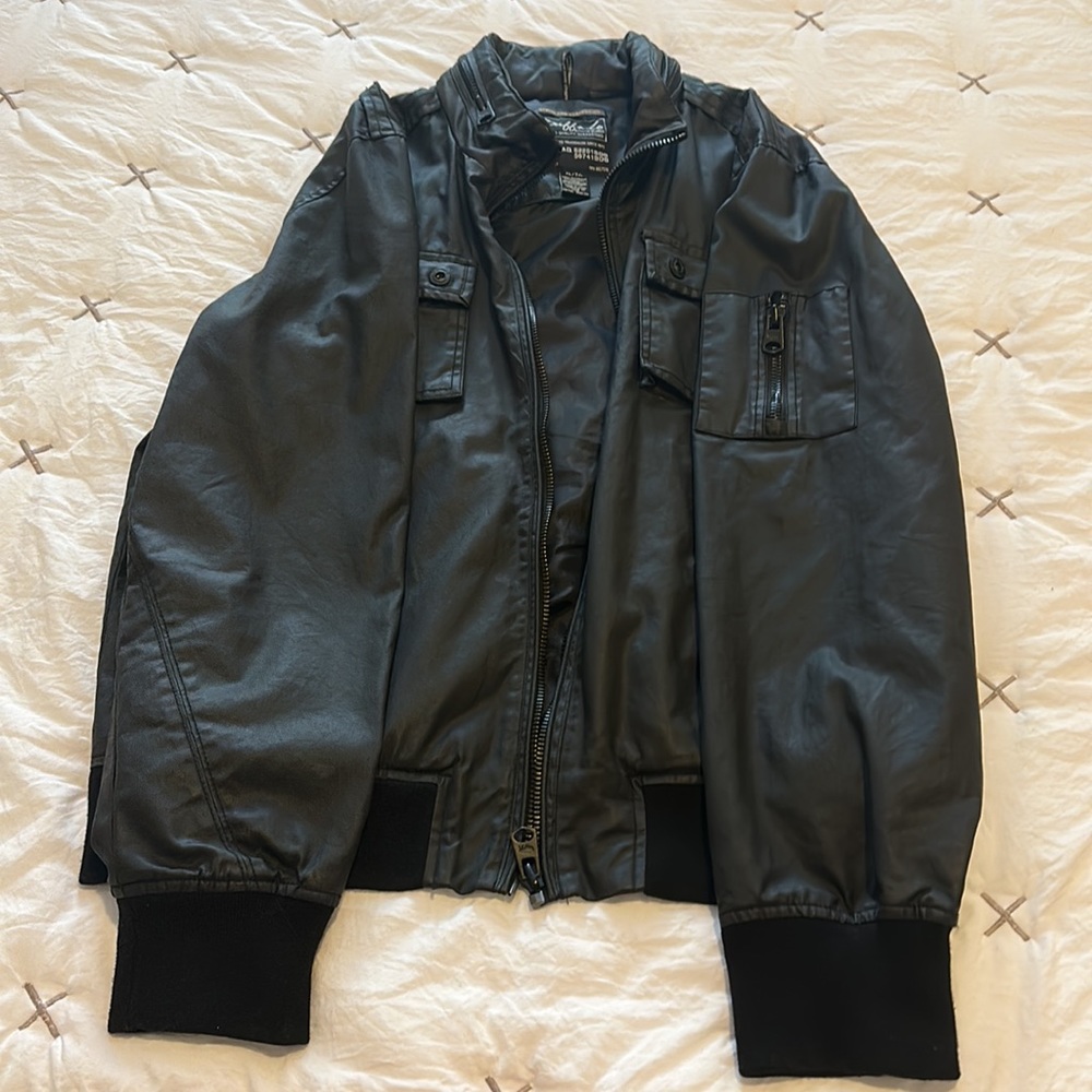 Men’s black jacket! - Picture 6 of 10
